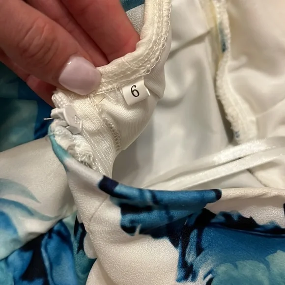 Backless Romper - Picture 3 of 3